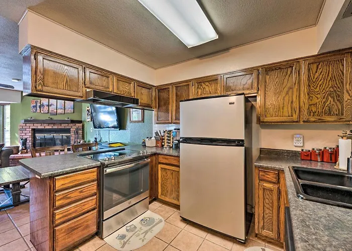 Gated Resort, Pool And Townhome In Pinetop! Holiday home Pinetop-Lakeside