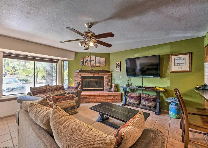 Gated Resort, Pool And Townhome In Pinetop! *