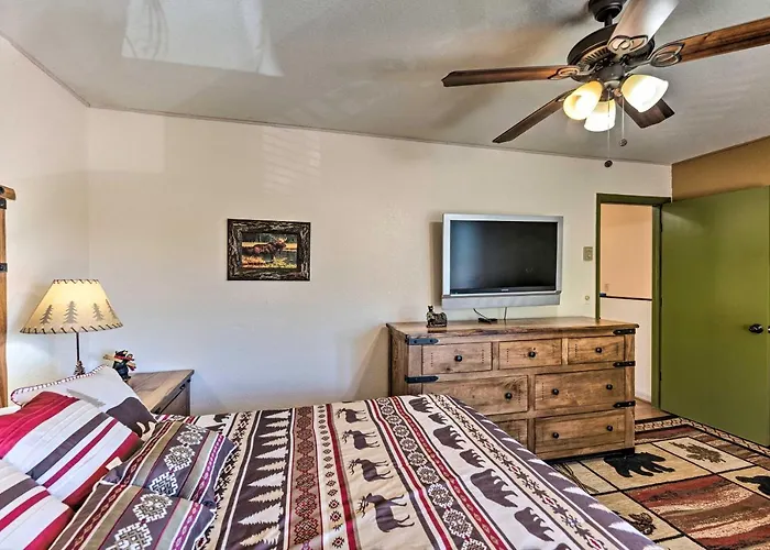 Gated Resort, Pool And Townhome In Pinetop! Holiday home