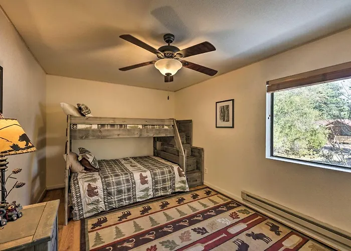 Gated Resort, Pool And Townhome In Pinetop! Holiday home *