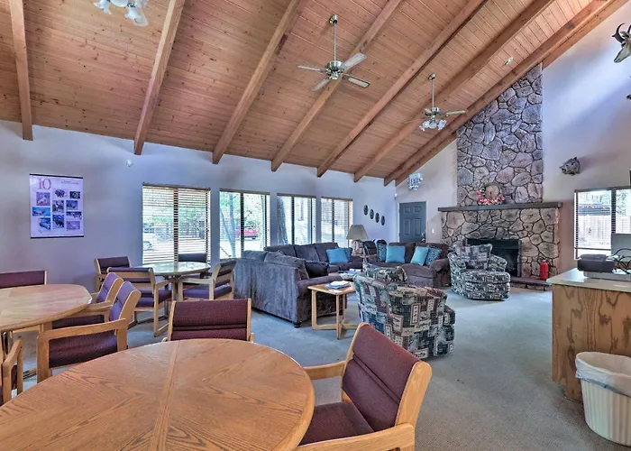 Holiday home Gated Resort, Pool And Townhome In Pinetop!