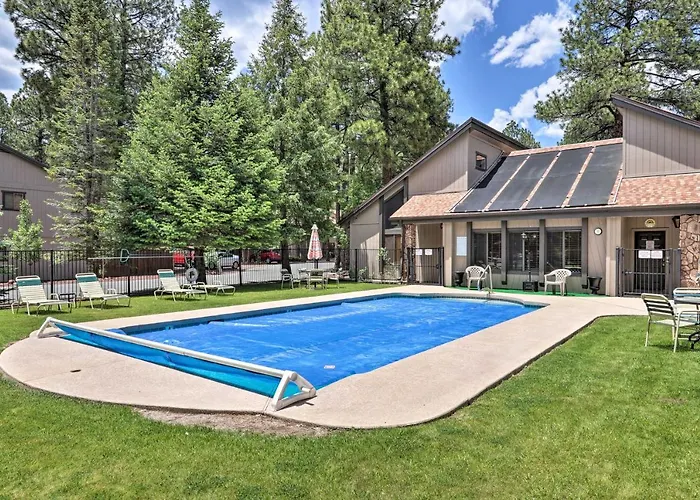 Gated Resort, Pool And Townhome In Pinetop!