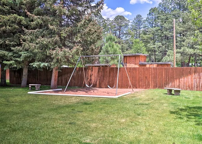 Gated Resort, Pool And Townhome In Pinetop! Holiday home *